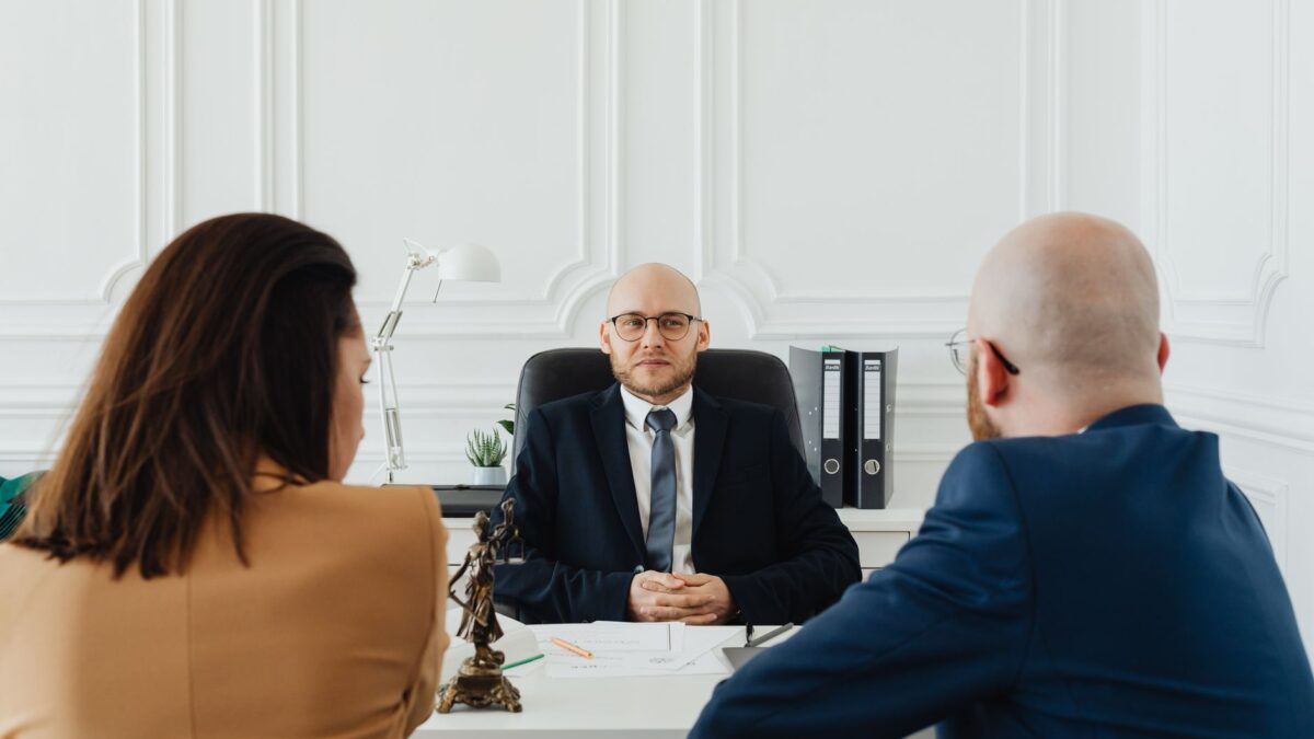Como escolher o advogado ideal para sua necessidade jurídica